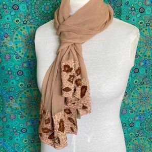 Oscar de la Renta NWT rectangle silk scarf with beads and sequins